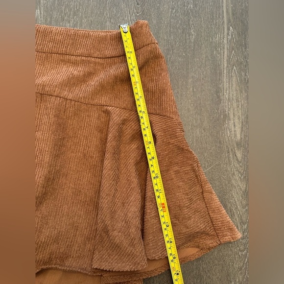 NWT ENTRO BROWN CORDUROY MINI SKORT - Size Large SKU:436 - Picture 3 of 6